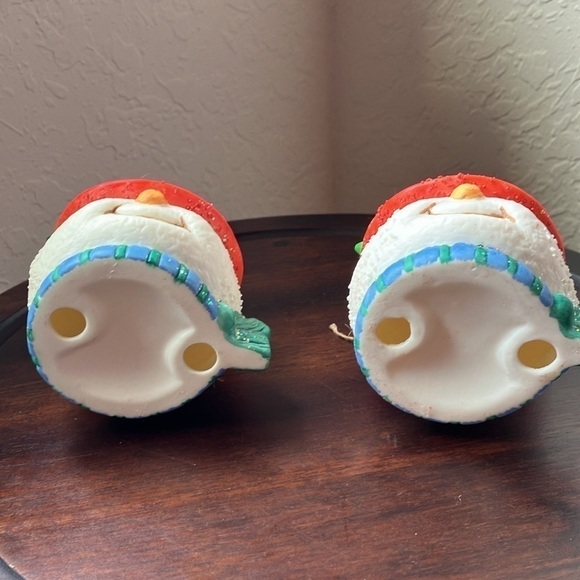 Unbranded: Snowmen tapered candle holders- lot of 2- includes 2 green candles - Picture 6 of 14